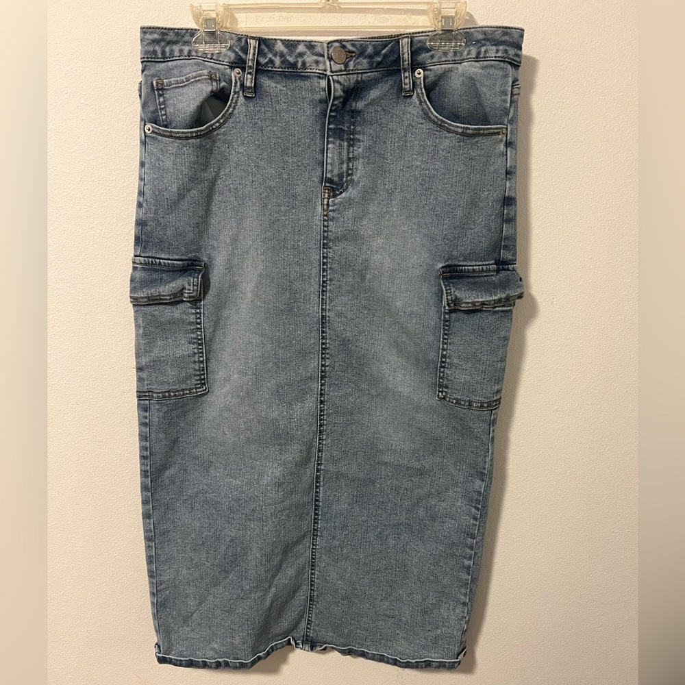 Denim Midi Skirt with Pockets
